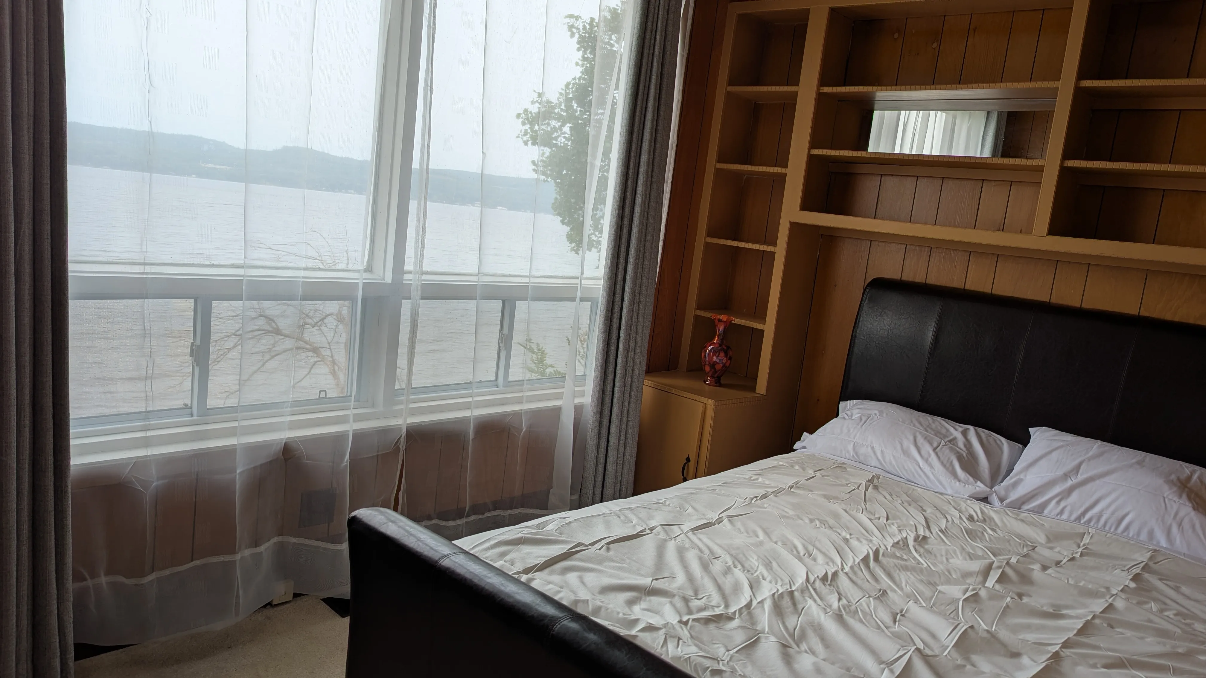 bedroom1